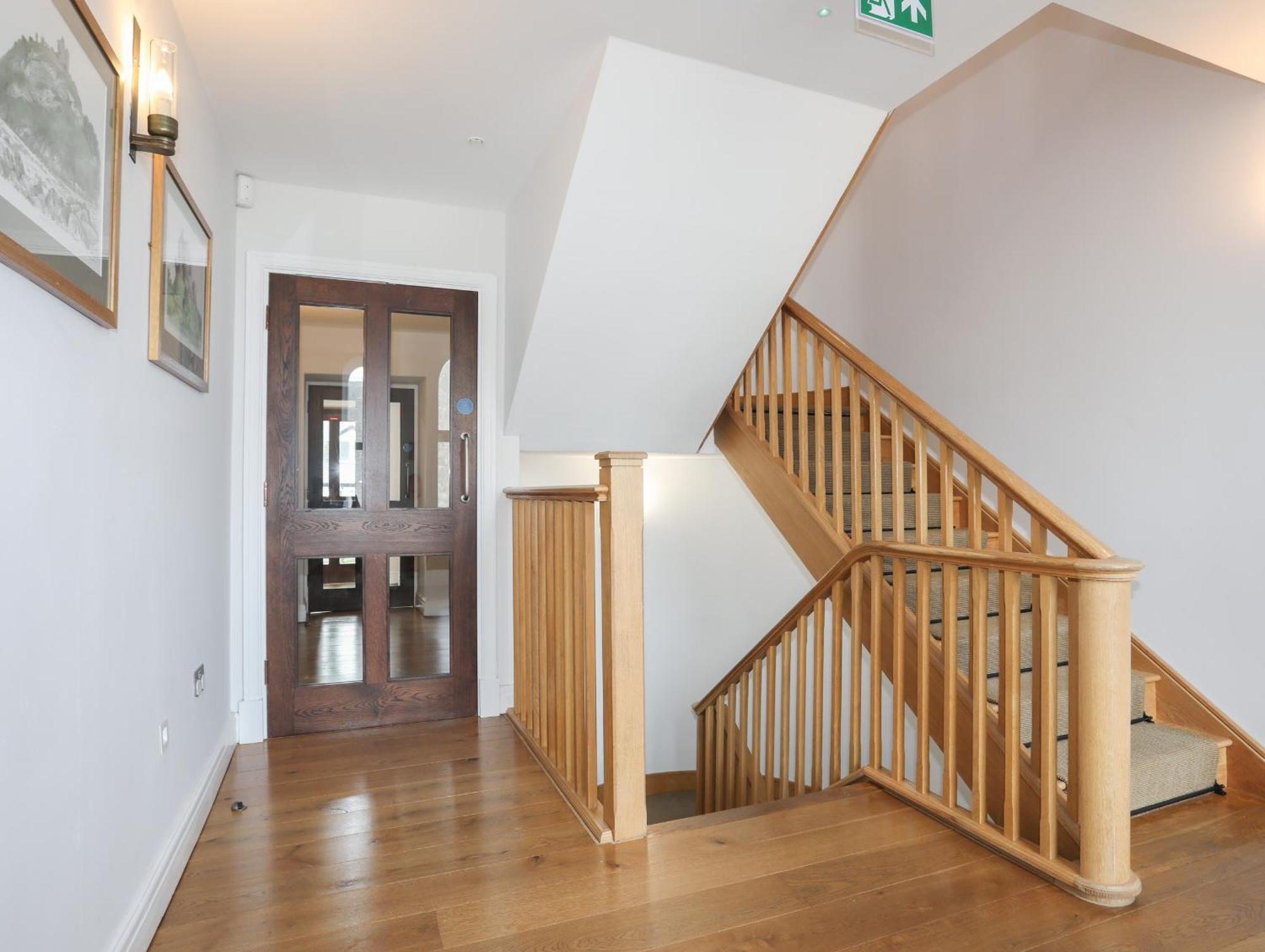 Harlech Apartments - Efnisien ภายนอก รูปภาพ