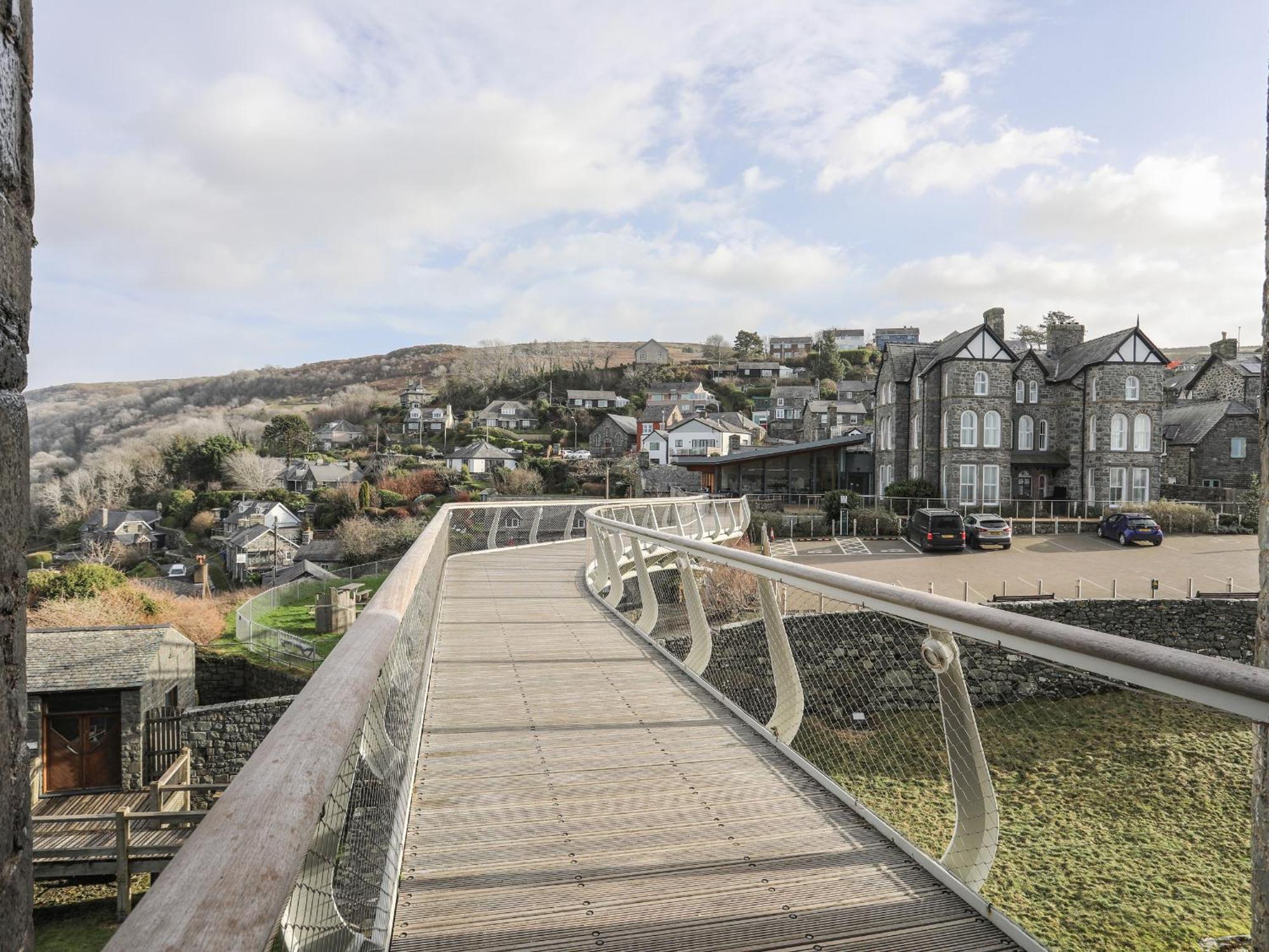 Harlech Apartments - Efnisien ภายนอก รูปภาพ