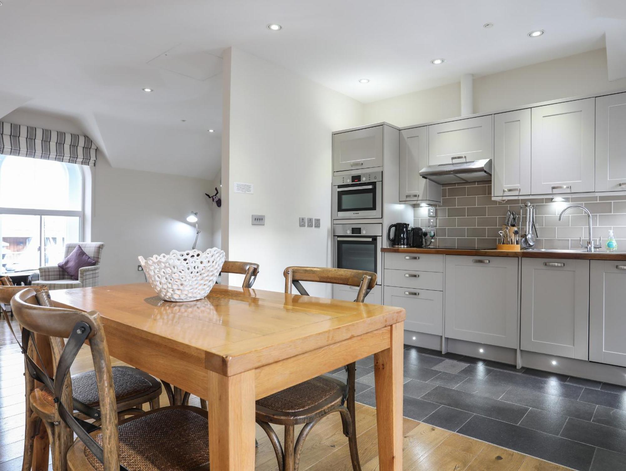 Harlech Apartments - Efnisien ภายนอก รูปภาพ