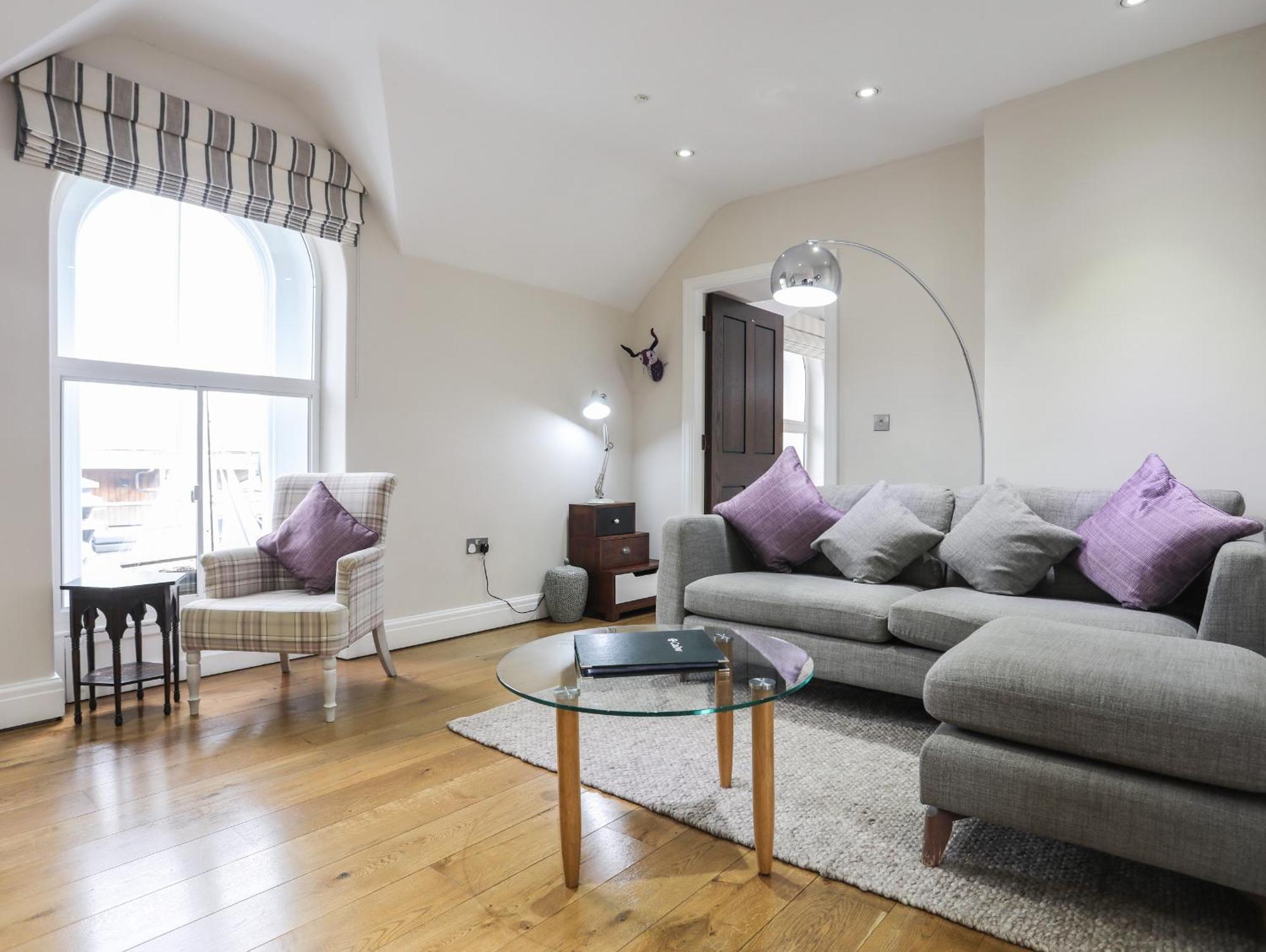 Harlech Apartments - Efnisien ภายนอก รูปภาพ